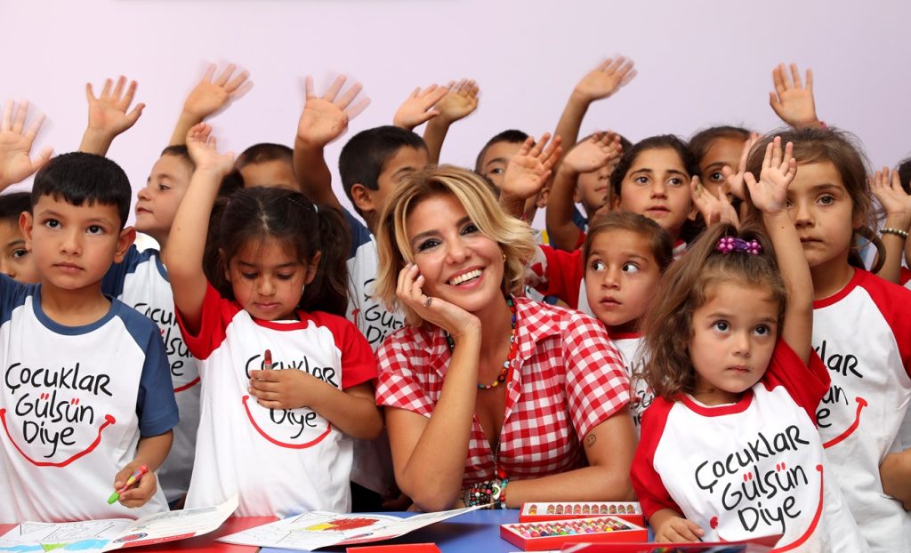 GÜLBEN ERGEN SÖZÜNÜ TUTTU.ÇOCUKLAR GÜLSÜN DİYE DERNEĞİ NARİN ANAOKULU’NU DİYARBAKIR’DA AÇIYOR