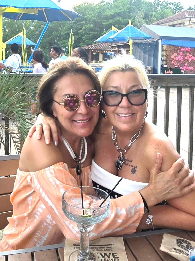 ASUMAN DABAK’A AMERİKA’DAN MİZAH VE EĞLENCEDE ÜSTÜN BAŞARI ONUR BELGESİ