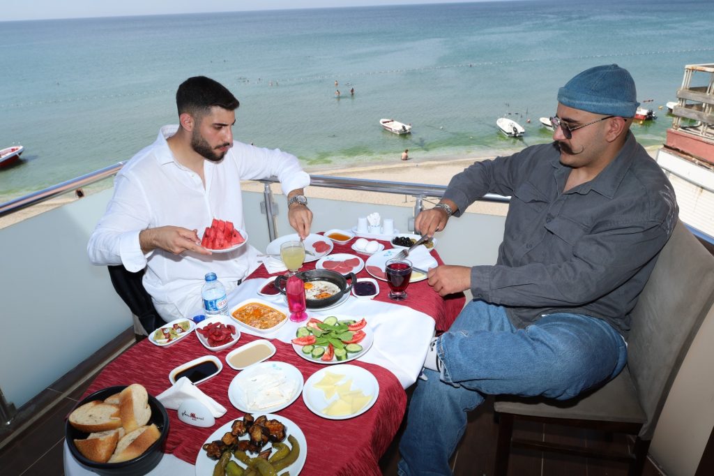 İstanbul’a Yarım Saatte Tatil: Kumburgaz Sahil Gold Otel Sezona Hızlı Girdi