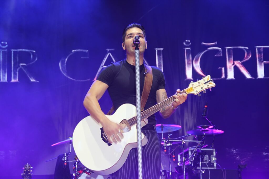 Çankırı Tuz Festivali’nde Zeynep Bastık ve Emir Can İğrek’ten Müzik Ziyafeti