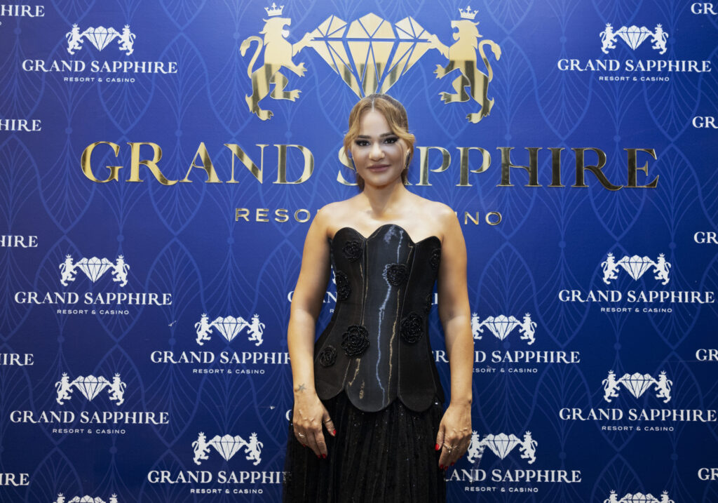 HİÇ BİR ZAMAN BÜYÜK KONUŞMAM