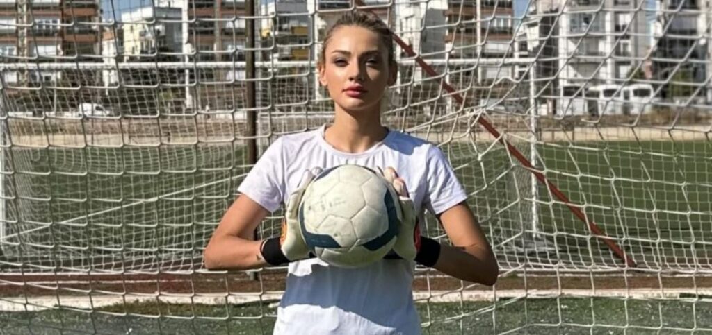 UÇAN KALECİ GERİ DÖNDÜ: NEVİDE ÇİÇEK