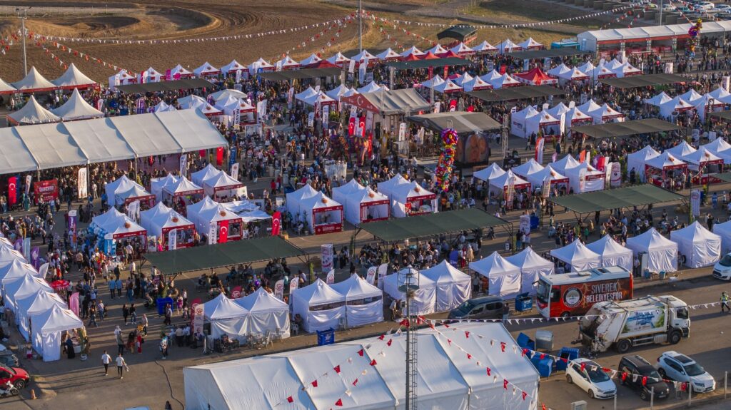 LEZZET DOLU FESTİVAL, YILDIZLARIN KONSERLERİYLE TAÇLANIYOR