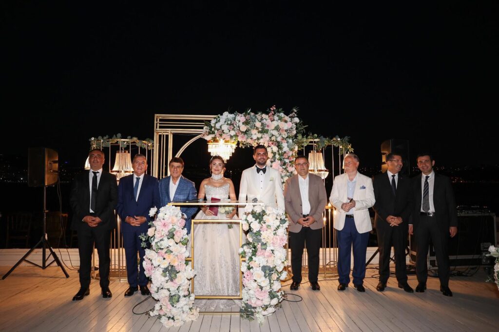 Boğazda masal gibi düğün