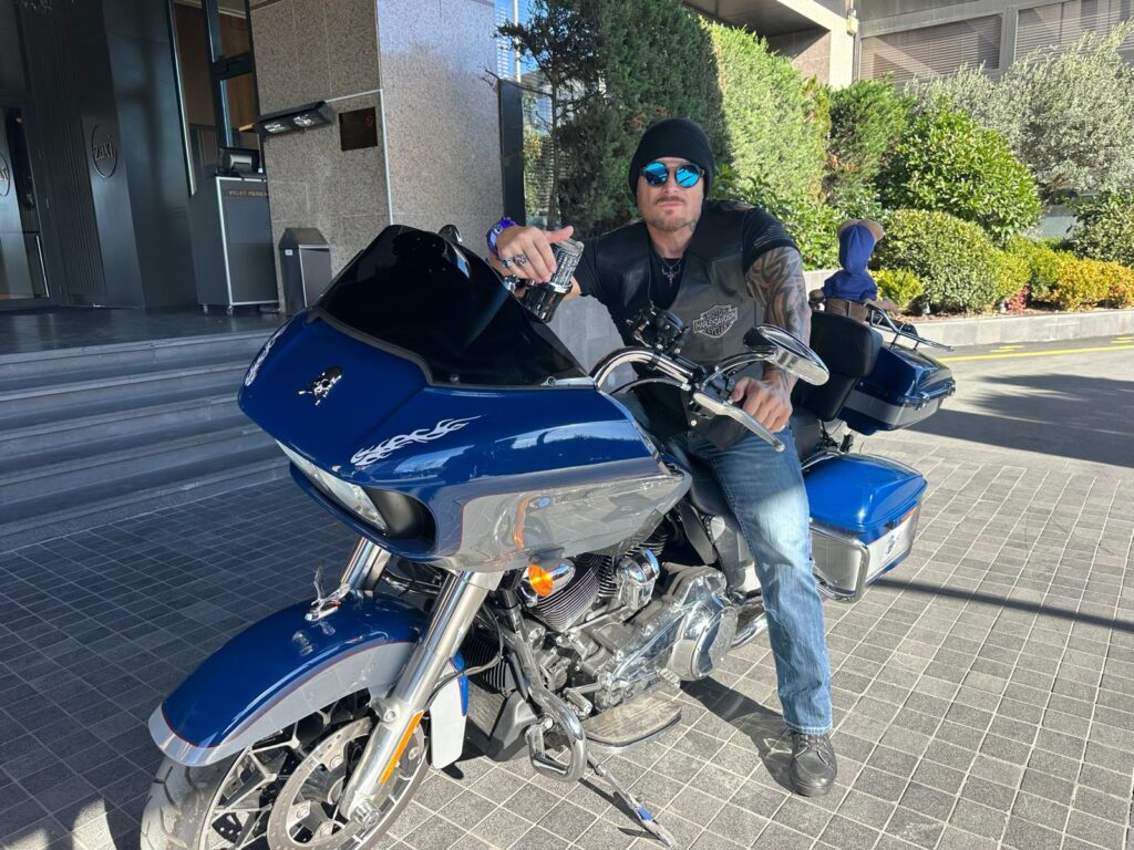 Hollywood yıldızı motorla Türkiye turunda