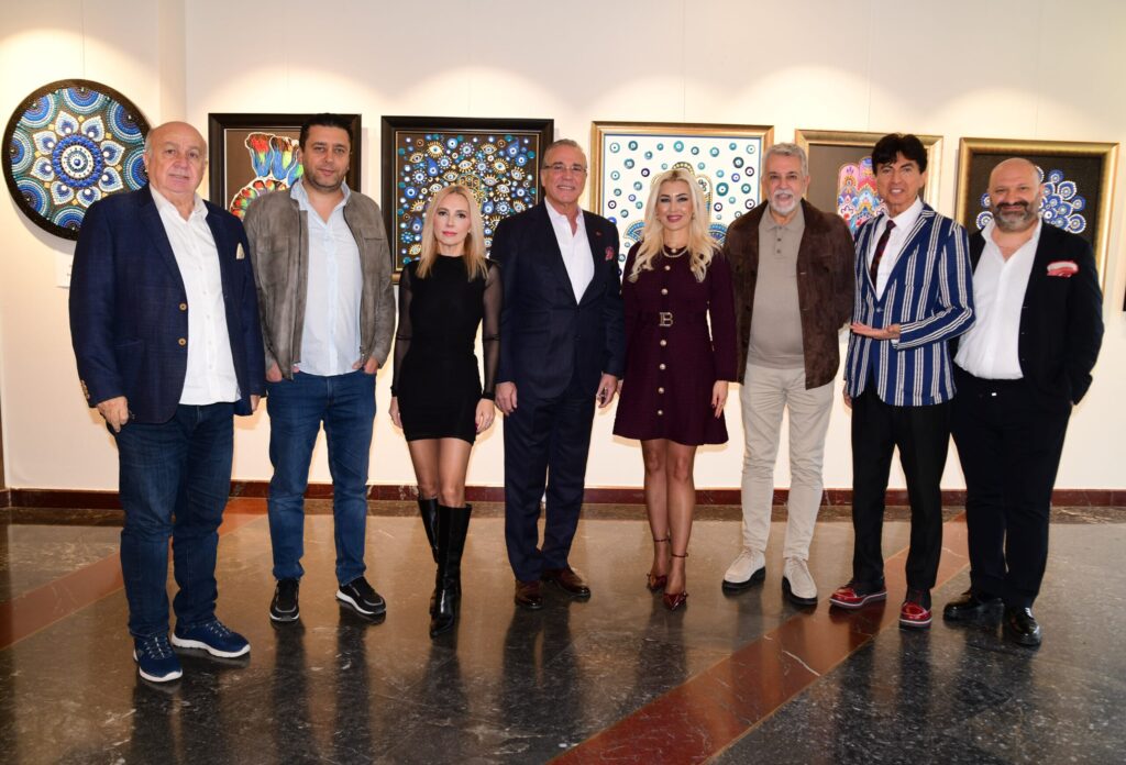 Engelliler yararına resim sergisi… Vakıf yararına resim sergisi