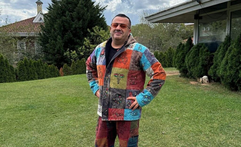 ANIL ALAN, AŞKA KÜSTÜ