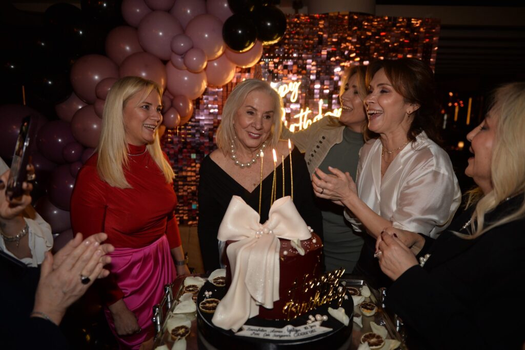 Canan Göztepe’ye 80. Yaş Sürprizi