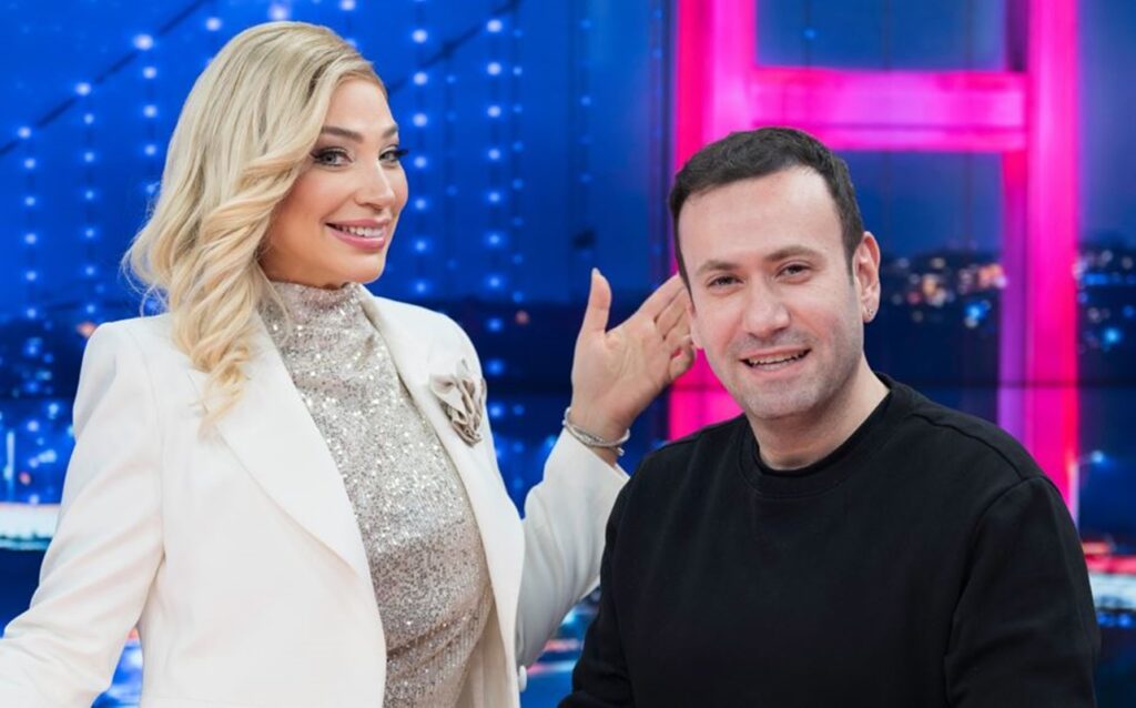 Özlem Esra Ada’nın sunduğu Pembe Masa’nın bu haftaki konuğu, başarılı iletişim danışmanı Özgür Aras oldu. Yaptığı açıklamalarla dikkat çeken Aras, yine çok konuşulacak sözlere imza attı.