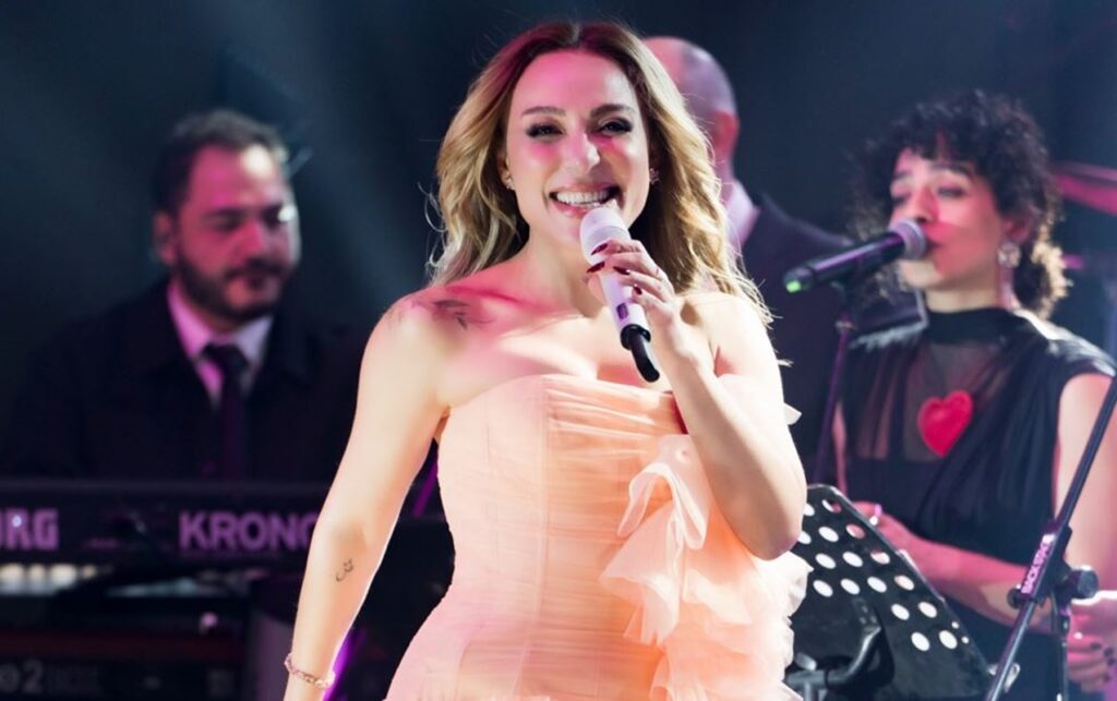 Ziynet Sali’den Kıbrıs’ta Aşk Dolu Sevgililer Günü