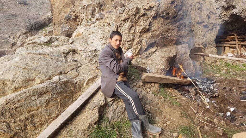 Safkan Tazı Set Ekibiyle Birlikte Otel Odasında Konakladı  ‘Tazı Mavi’nin set günlüğü’