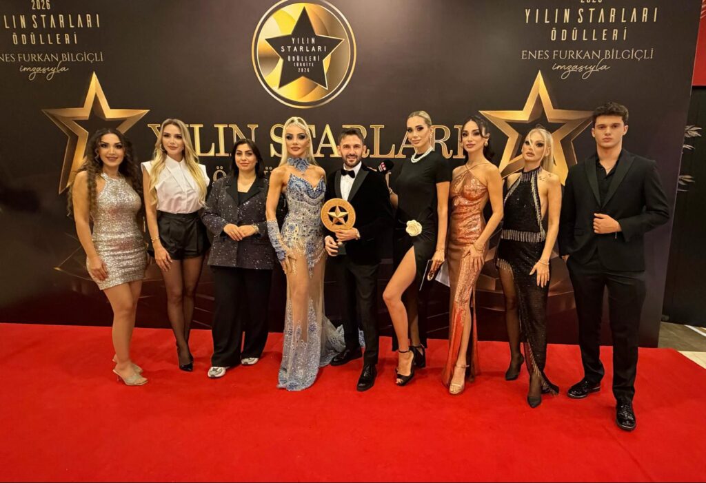 ENES FURKAN BİLGİÇLİ İMZASIYLA YILIN STARLARI ÖDÜLLERİ SAHİPLERİNE KAVUŞTU