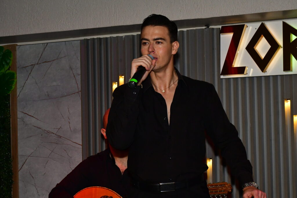 Zorba Taverna’da Sirtaki Coşkusu! George Klontzas İstanbul’u Salladı