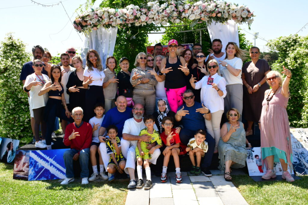 TUĞBA ÖZAY’DAN GELENEKSEL BULUŞMA: “TUBİSTLER” DOĞADA BİR ARAYA GELDİ