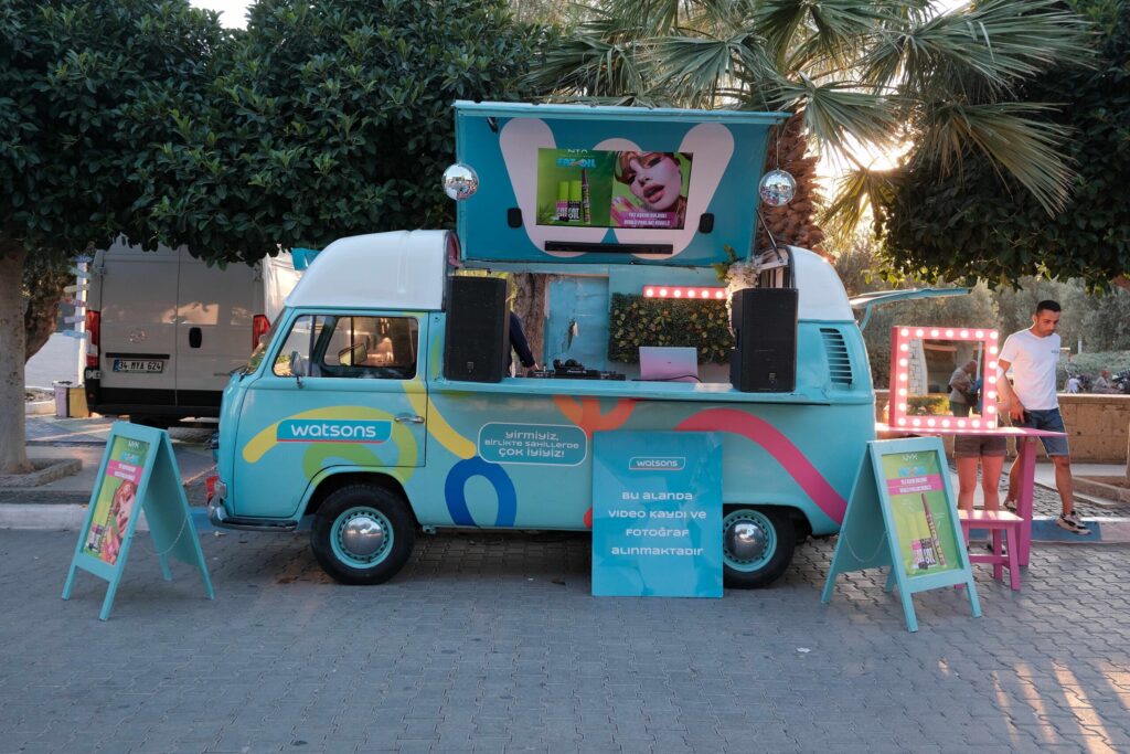 WBUS Summer Roadshow ile Watsons Deneyimi Sahillere Taşınıyor