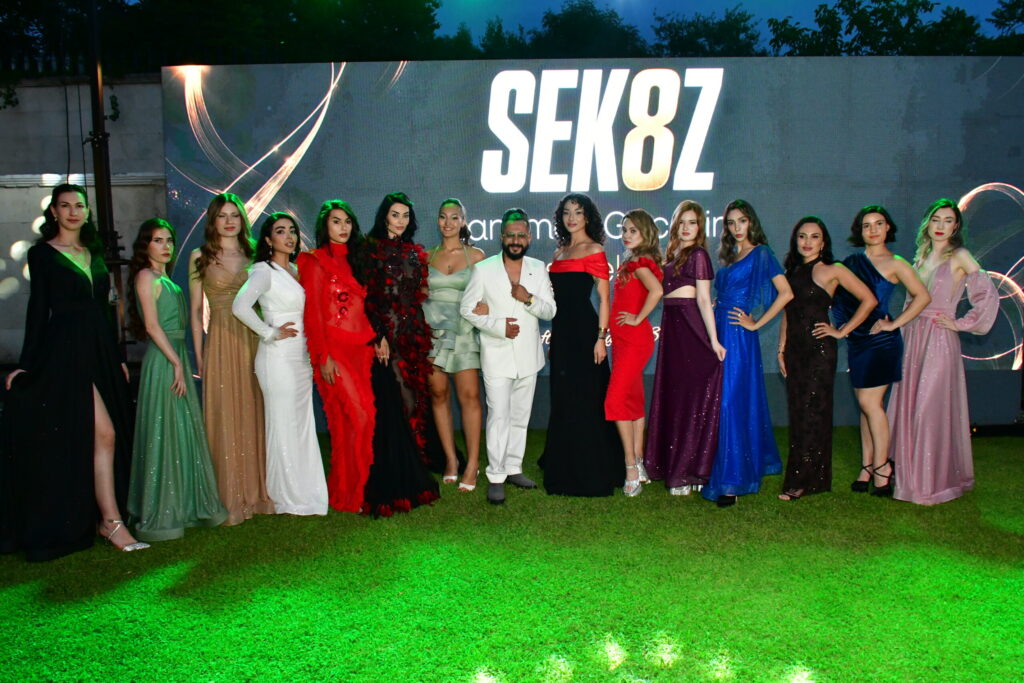 Sidar Özalkak yapımcılığında hayata geçirilen yeni moda ve yetenek programı SEK8Z,yakında izliyici ile buluşuyor.