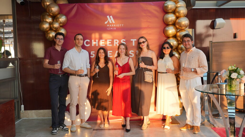 İZMİR MARRIOTT BAŞARILARLA DOLU 5. YILINI KUTLADI